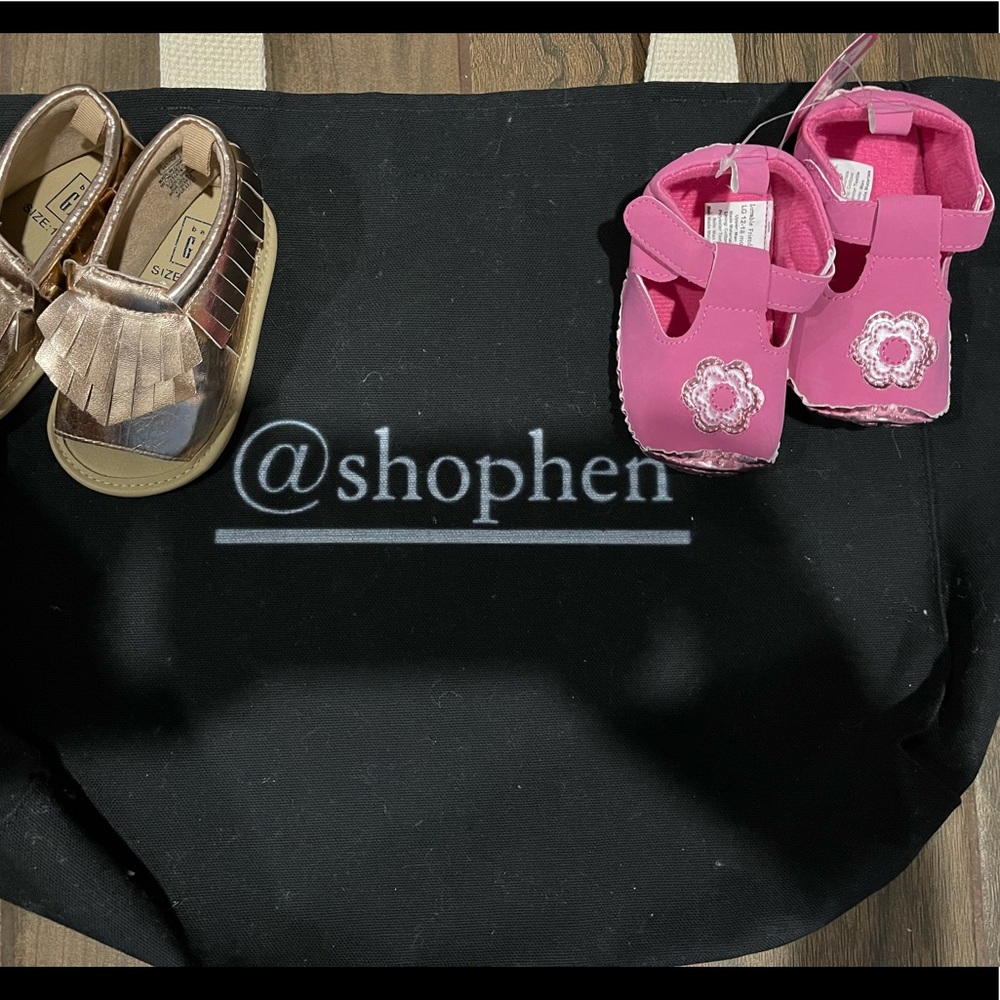 Bundle-2piece Baby GAP & lovable friends sz/12-18m